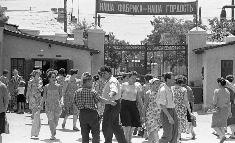  Проходна фабрики 40 лет ВЛКСМ